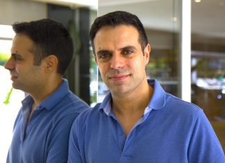 Vuelve David B. Gil con ‘Ocho millones de dioses’