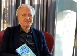 «La mitología traslada siempre mensajes, no solamente son historias divertidísimas»