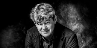 «Está lloviendo y te quiero», de Antonio Mercero: una saga familiar con un reloj marcando el último siglo de España